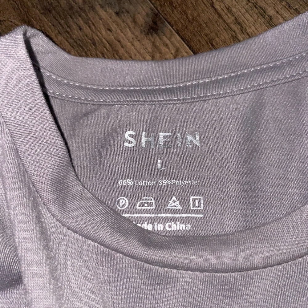 shein smiley face shirt CROPPED‼️‼️ lavender color